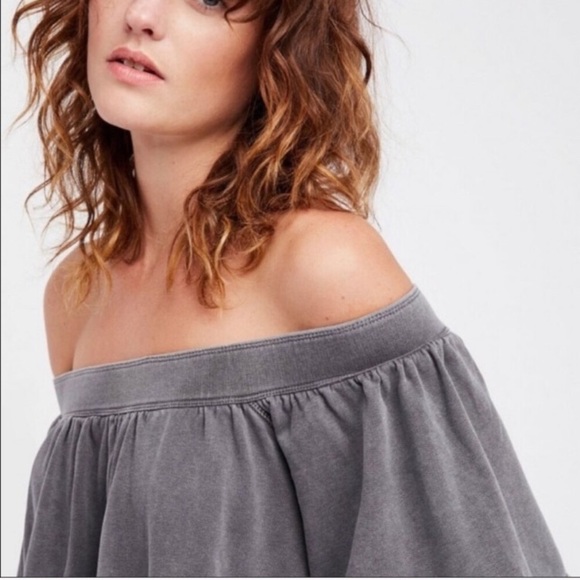 🎉HP🎉✨Free People KISS ME Sweatshirt - Picture 2 of 7